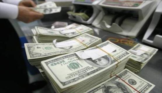 مجهولون يسرقون محل صرافة في نابلس

